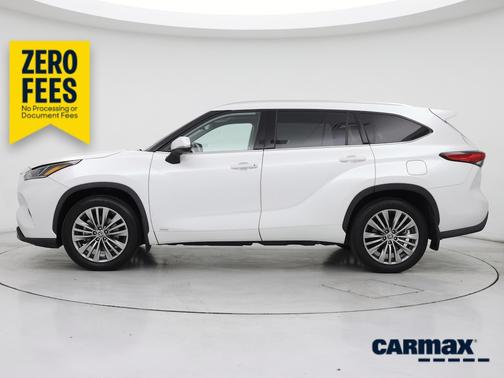 White 2022 Toyota Highlander Hybrid Platinum