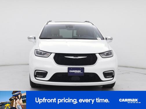 White 2022 Chrysler Pacifica Hybrid Pinnacle