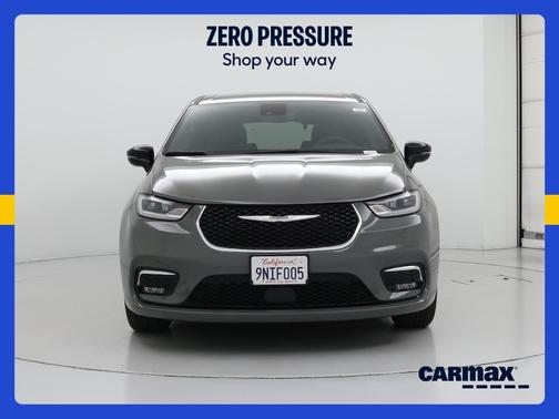 Gray 2025 Chrysler Pacifica Select