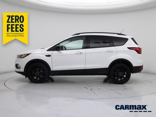 White 2019 Ford Escape SE