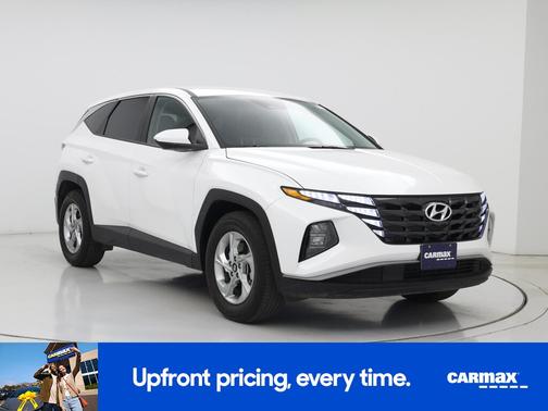 White 2024 Hyundai TUCSON SE