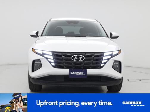 White 2024 Hyundai TUCSON SE