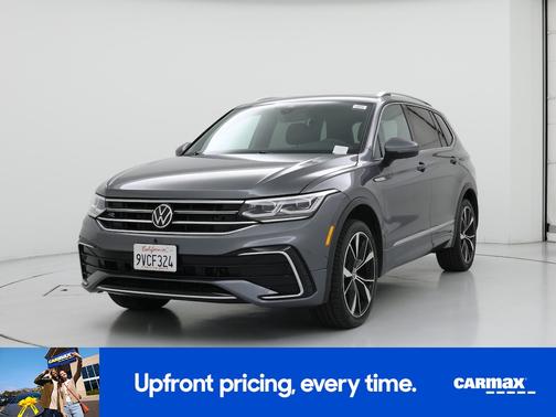 Gray 2022 Volkswagen Tiguan SEL R-Line