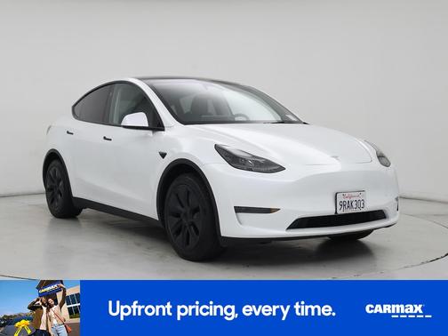White 2025 Tesla Model Y Long Range