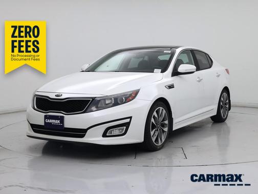 White 2015 Kia Optima SX