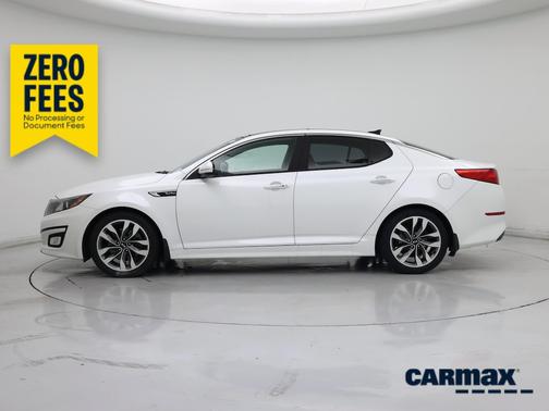 White 2015 Kia Optima SX