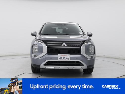 Gray 2024 Mitsubishi Outlander SE