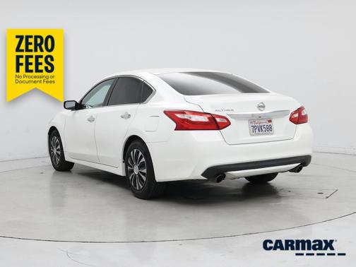White 2016 Nissan Altima S