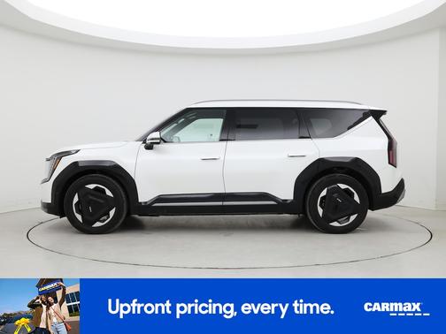 White 2024 Kia EV9 Land