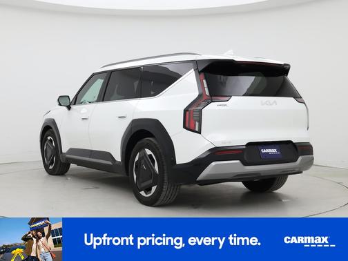 White 2024 Kia EV9 Land