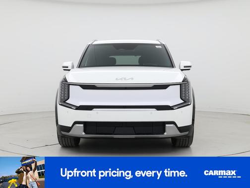 White 2024 Kia EV9 Land