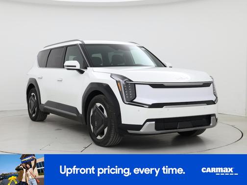 White 2024 Kia EV9 Land