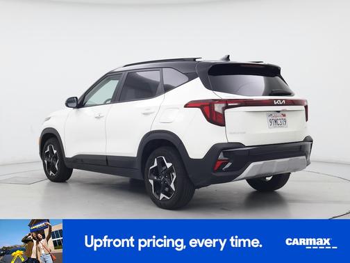 White 2025 Kia Seltos S