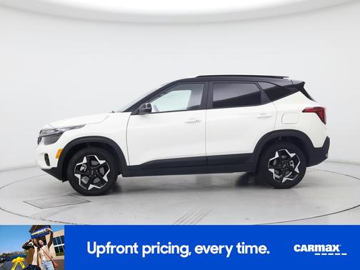 White 2025 Kia Seltos S