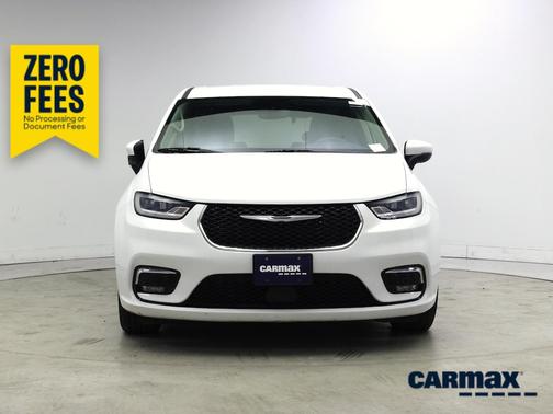 White 2023 Chrysler Pacifica Touring L