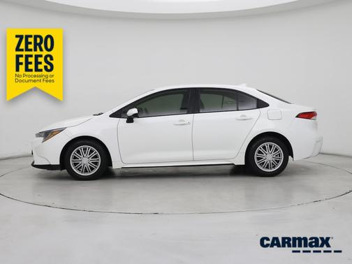 White 2020 Toyota Corolla LE