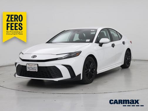 White 2025 Toyota Camry SE