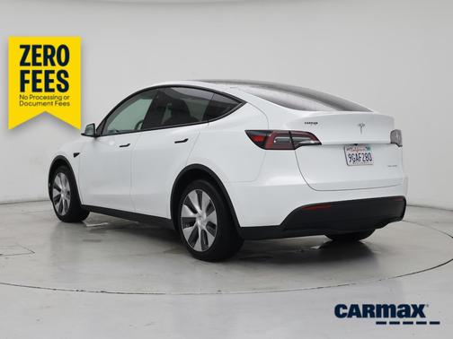 White 2023 Tesla Model Y Long Range