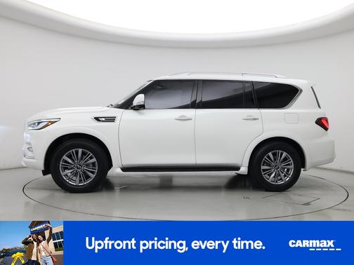 White 2022 INFINITI QX80 Luxe