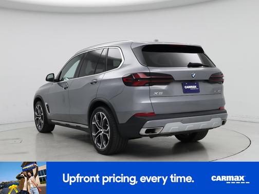 Gray 2024 BMW X5 xDrive40i