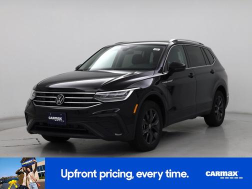 Black 2023 Volkswagen Tiguan SE