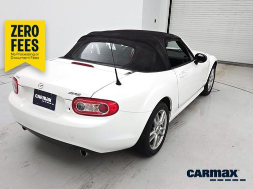 White 2015 Mazda MX-5 Miata Sport