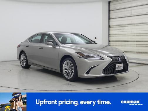 2021 Lexus ES 300h Luxury