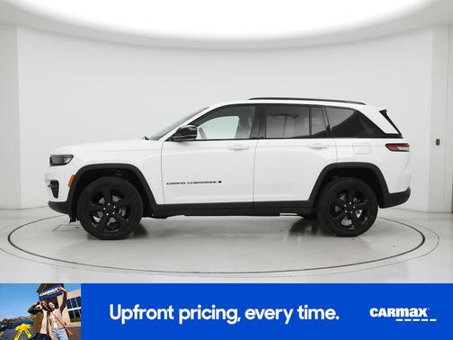 White 2023 Jeep Grand Cherokee Altitude