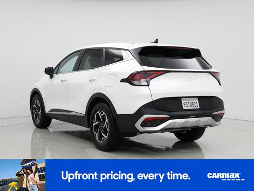 White 2025 Kia Sportage LX