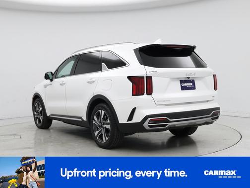 White 2023 Kia Sorento Hybrid SX Prestige
