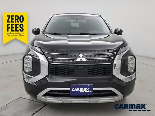 Black 2024 Mitsubishi Outlander SE