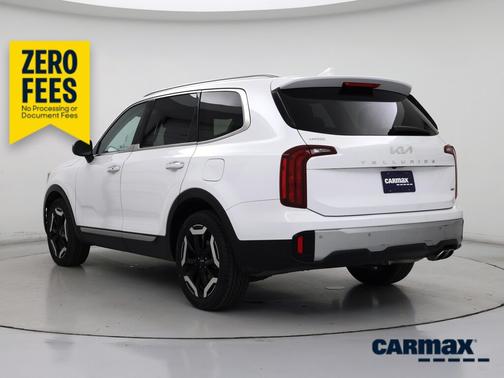 White 2023 Kia Telluride S
