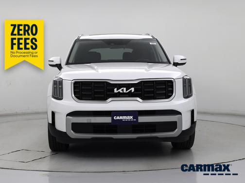 White 2023 Kia Telluride S