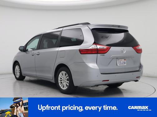2017 Toyota Sienna XLE