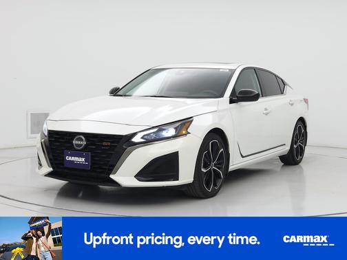 White 2023 Nissan Altima SR