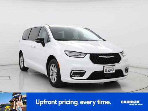 2024 Chrysler Pacifica Touring