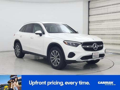 White 2023 Mercedes-Benz GLC 300