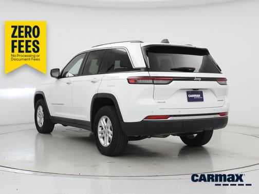 White 2023 Jeep Grand Cherokee Laredo