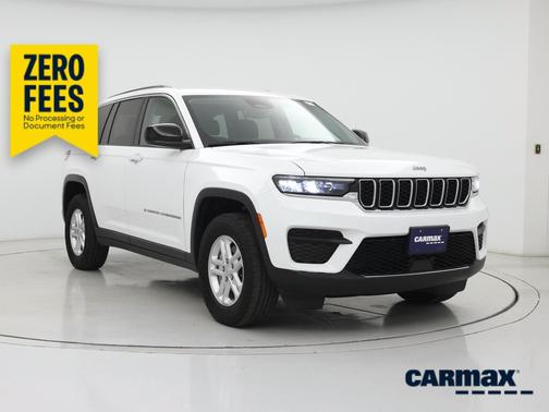 White 2023 Jeep Grand Cherokee Laredo