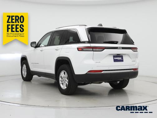 White 2023 Jeep Grand Cherokee Laredo
