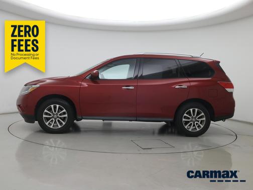 Red 2016 Nissan Pathfinder SL