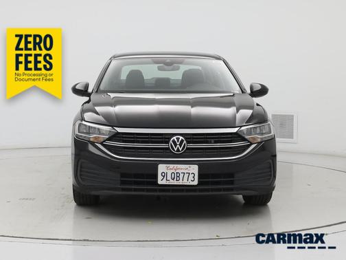Black 2024 Volkswagen Jetta SE
