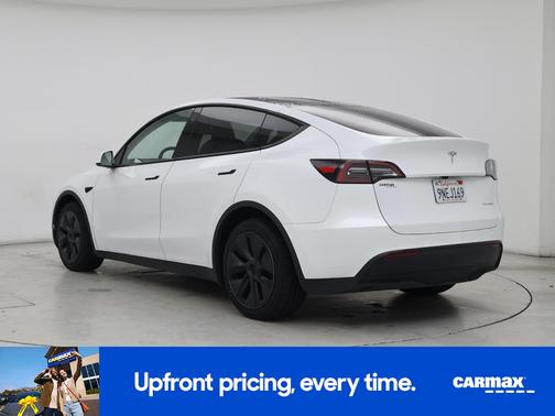 White 2024 Tesla Model Y Long Range