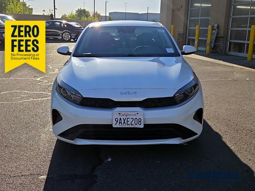 White 2022 Kia Forte LXS