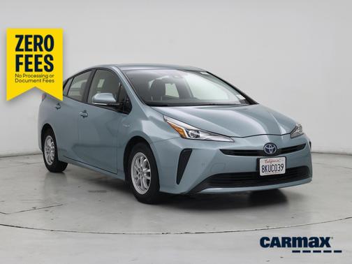 Green 2019 Toyota Prius LE