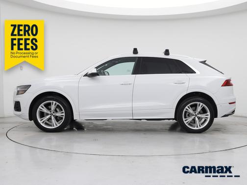 White 2023 Audi Q8 Premium
