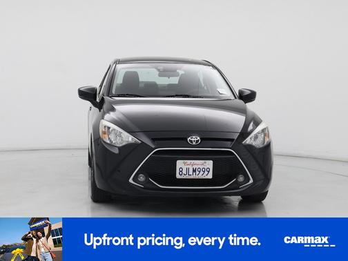 2019 Toyota Yaris Sedan LE