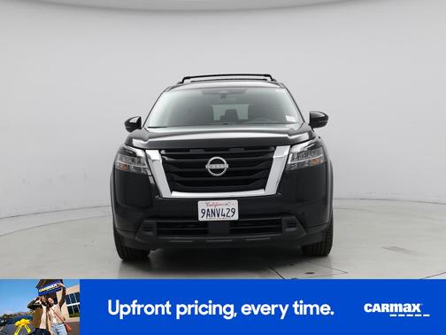 Black 2022 Nissan Pathfinder SV