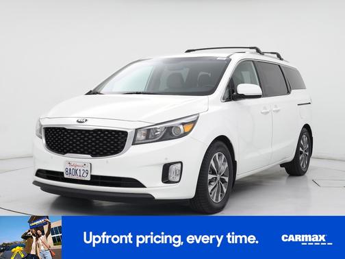 White 2017 Kia Sedona SX