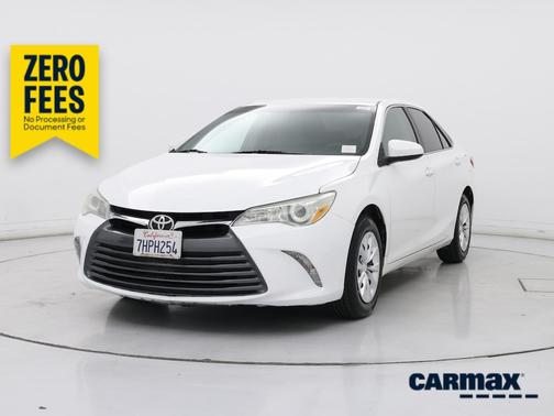 White 2015 Toyota Camry LE